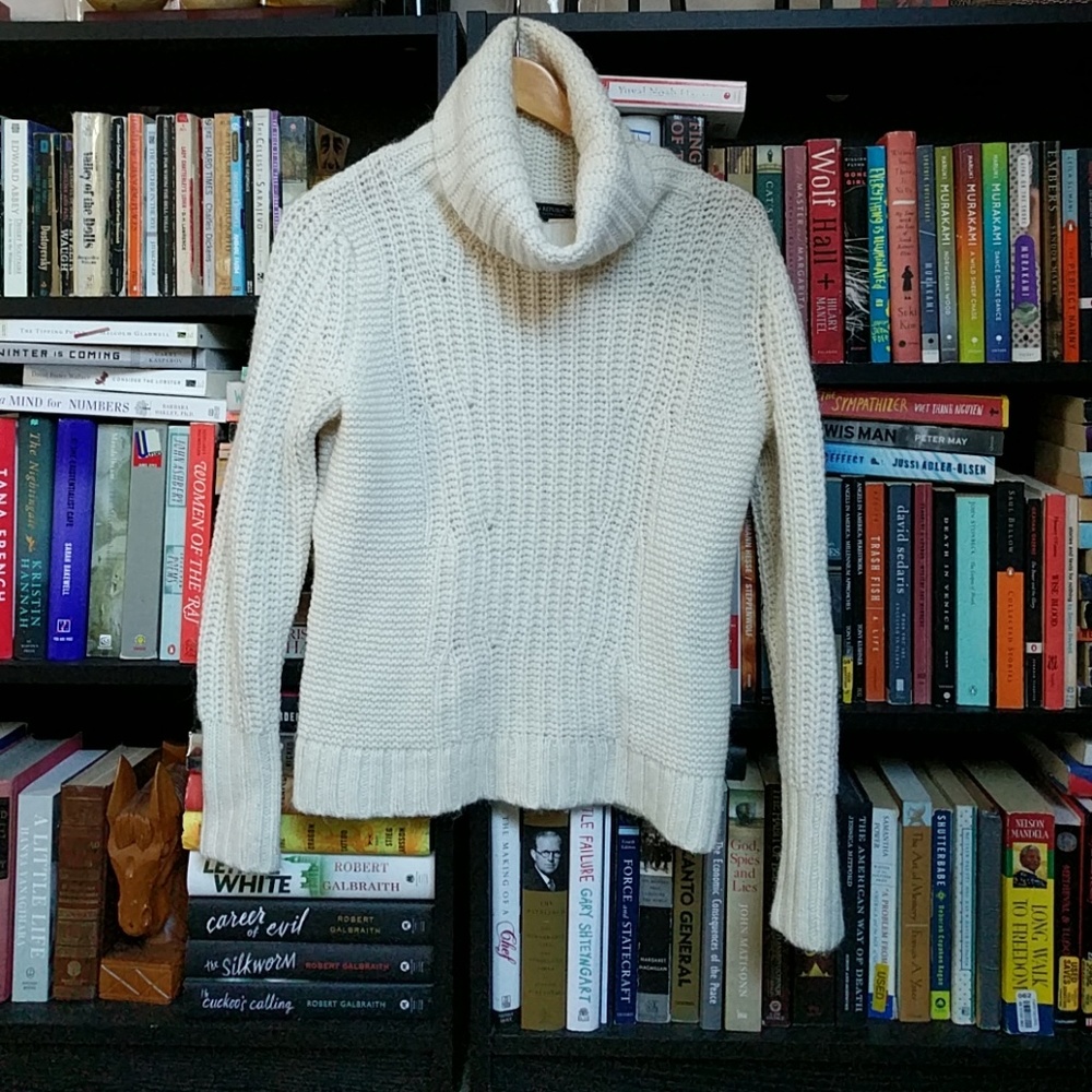 Banana Republic winter white turtleneck sweater